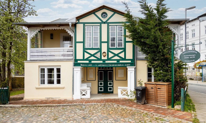 Sassnitz Appartement | Historic Villa Gustavia Your vacation home in Sassnitz - FeWo Dwasiden
