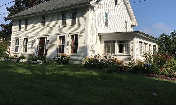 Canterbury Appartement | Ferme historique balayée par le vent dans le centre de NH