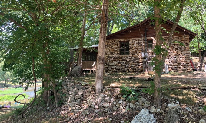 Hardy Cabine | Historic "Woody" Cabin on the River at Miramichee Falls w/kayaks