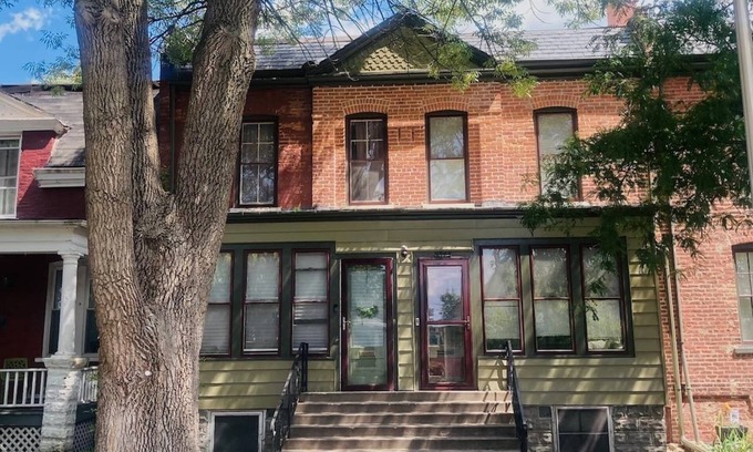 Pullman Maison | Historic Worker's Cottage with Vintage Charm Monthly Rental