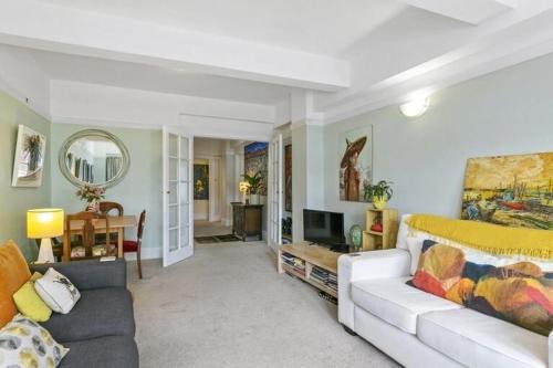 Oriental Bay Appartement | Historical 2 beds apartment with Harbour Views in OBay