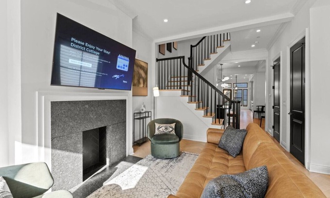 Eckington Maison | Historical DC Luxury Home | 5BR/3.5BA Bloomingdale