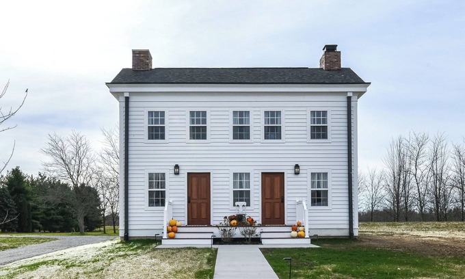 Sheridan Maison | Historical Homestead in peaceful farmland, only minutes away from Grand Park!