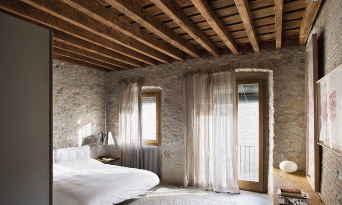 Barri Vell Maison | Historical stone house renovated with modern style