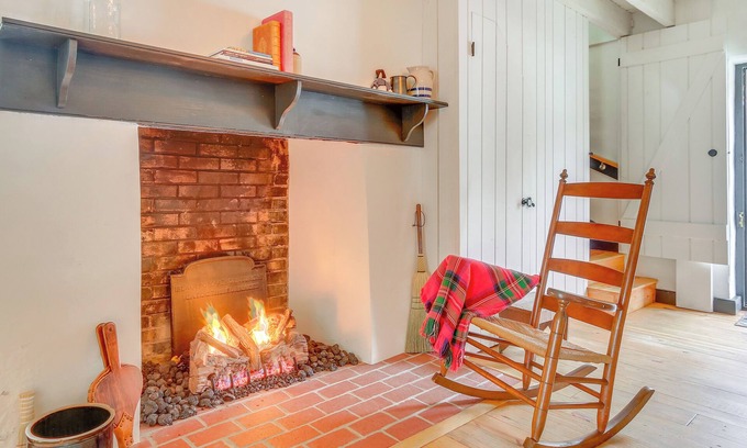 Thurmont Maison | Historical Thurmont Escape w/ Furnished Deck!