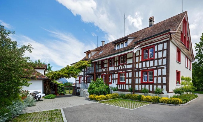 Guettingen Hôtel | Historische Residenz Lindeneck