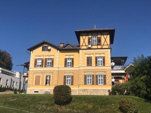 Velden am Worther See Appartement | Historische Villa Velden im Zentrum