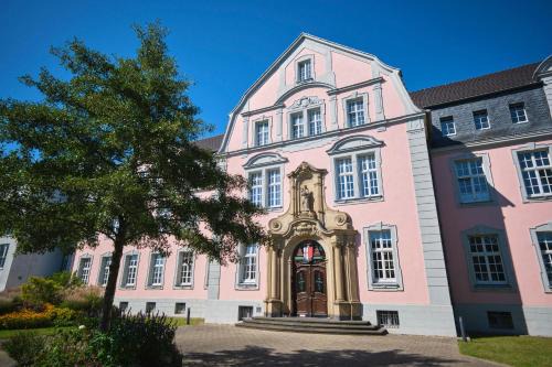 Stadionviertel Appartement | Historisches Deluxe Apartment im Marianum