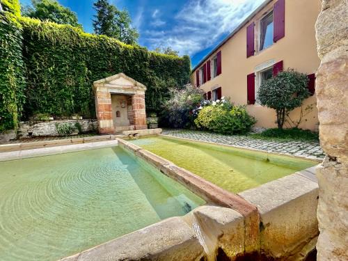 Menotey Appartement | HitTheRoad Fontaine Bourguerins