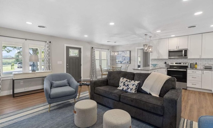 Greeneville Maison | Hixon Haven Greeneville Home