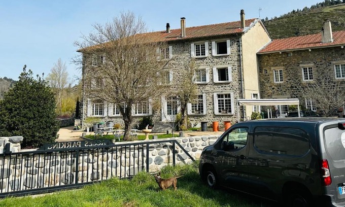 Goudet Hôtel | HL Hotel de la Loire