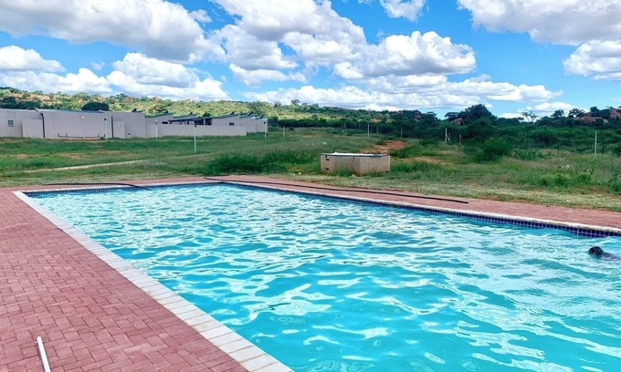 Makhuduthamaga Cabine | Hlako Lodge