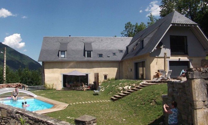 Cazaux-Frechet-Aneran-Camors Maison | Maison gites hebergement location Pyrenees Arreau Loudenvielle Piscine cyclo ski