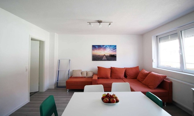 Nuertingen Appartement | HÖ01 large apartment with dryer and washing machine