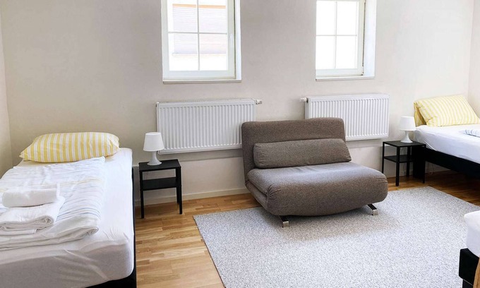 Kelkheim Appartement | HÖ01 large apartment with dryer and washing machine