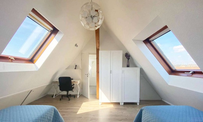 Wendlingen am Neckar Appartement | HÖ01 large apartment with dryer and washing machine