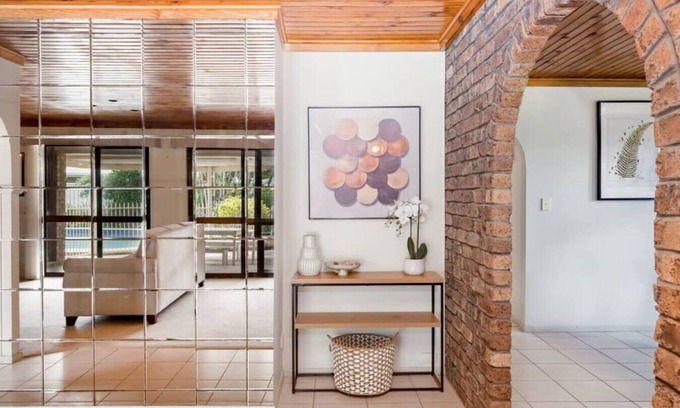 Robertson Maison | Hobbit House Inspired 4BR cozy Fairytale Cottage