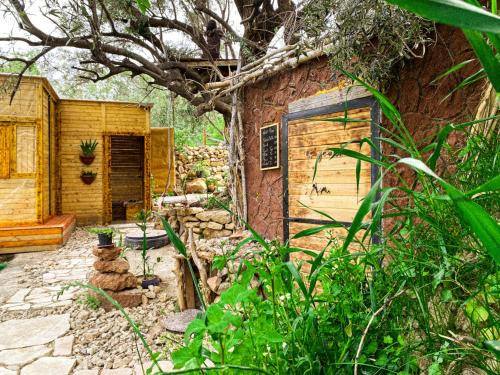 Dana Autre | Hobbit village