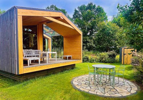 Bleckede Maison | Hochwertiges Tiny House 'Elbhütte' mit Wiesenblick 101