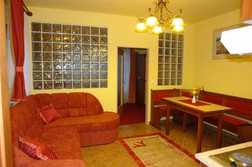 Sarvar Appartement | HoldLux Apartman