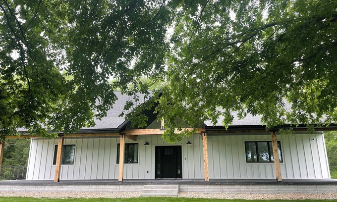 Loup City Maison | Hole 4 Hideaway