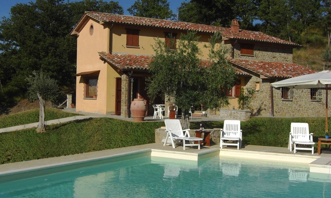 Monte Santa Maria Tiberina Villa | Maison de vacances Col di Fabbri 8 personnes, 4 chambres, piscine privée