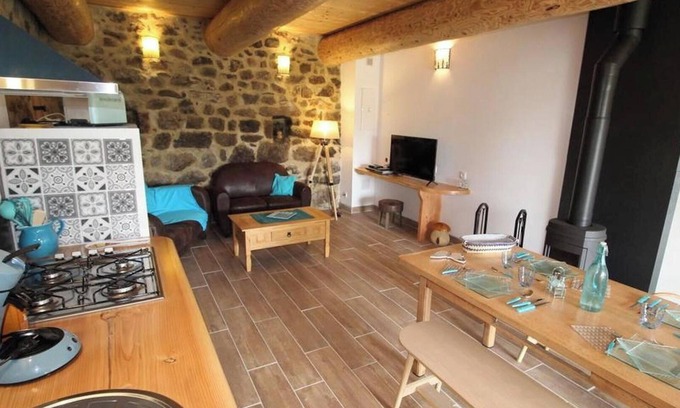 Saint-Cirgues-en-Montagne Maison | Maison de vacances 'Gite Le Turquoise' avec vue sur les montagnes, terrasse privée et Wi-Fi