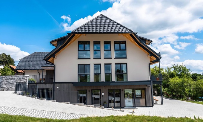 Wolpadingen Appartement | Holiday Home 'Steinackerhof - 2' with Mountain View, Shared Garden and Wi-Fi