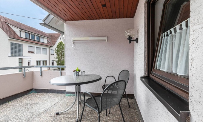 Kirchheim unter Teck Appartement | Holiday Apartment with Balcony and Wi-Fi