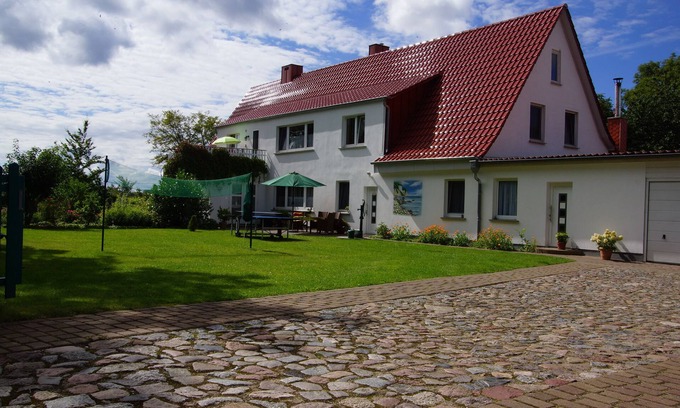 Bergen auf Ruegen Appartement | Appartement de vacances fenil avec 2 chambres et terrasse, près de Störtebeker