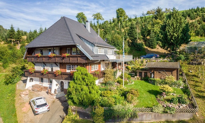 Oberharmersbach Appartement | Appartement de vacances "Dalblick" avec vue sur les montagnes, terrasse privée et Wi-Fi