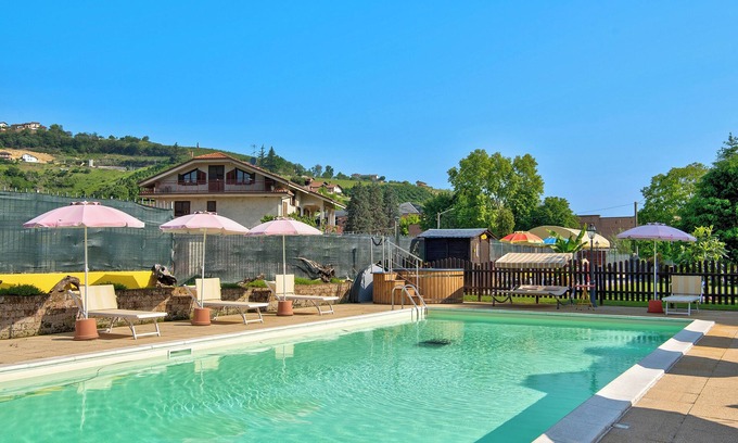 San Matteo Appartement | Appartement de vacances 'Magnolia' dans le Piémont, avec piscine commune, jardin et sauna