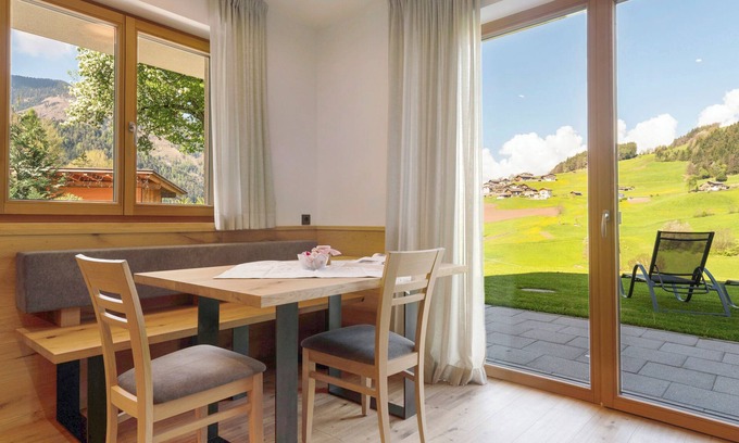 Villnoss Appartement | Appartement "Ega" avec vue sur les montagnes, terrasse partagée et Wi-Fi