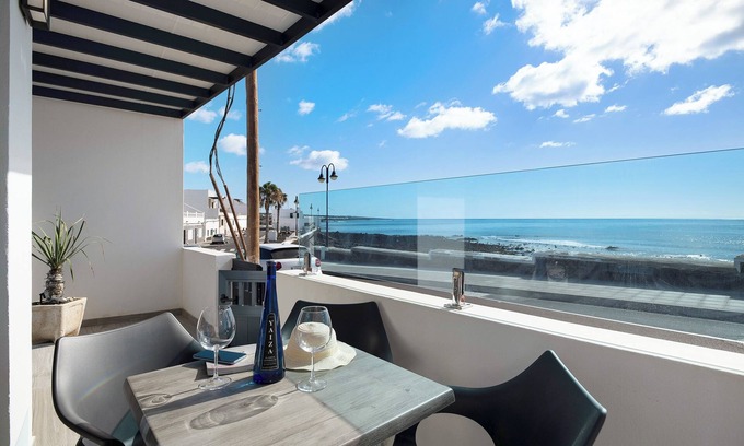 Arrieta Appartement | Appartement de vacances "Callao Beach 1" avec vue sur la mer, terrasse et Wi-Fi