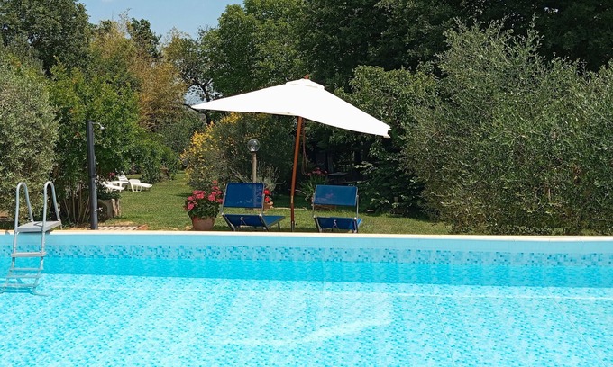 Chiusi Appartement | Appartement de vacances "Casa Vacanze Mongili" avec piscine privée, balcon et Wi-Fi