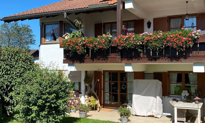 Burgberg Appartement | Appartement "Chaletwohnung Alpenglück" avec terrasse privée, jardin privé et Wi-Fi