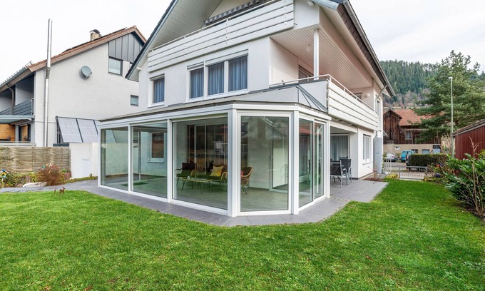 Calmbach Appartement | Appartement de vacances "Enzufer 2" avec terrasses partagées, jardin privé et Wi-Fi