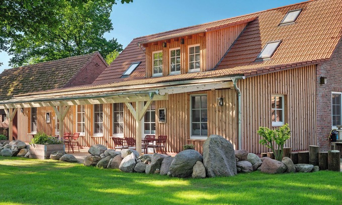Strohen Appartement | Appartement 'Eichengeflüster Kranichzimmer' avec terrasse partagée, jardin partagé et Wi-Fi