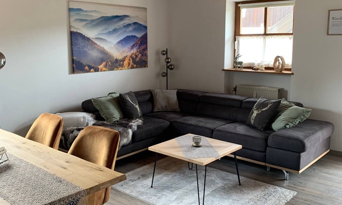 Hauzenberg Appartement | Appartement 'Ferienwohnung Geyersberg 704' avec vue sur la montagne, piscine partagée et Wi-Fi