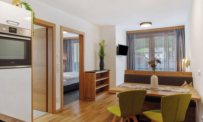Galtur Appartement | Appartement "Greitspitze" avec vue sur les montagnes, terrasse partagée et Wi-Fi