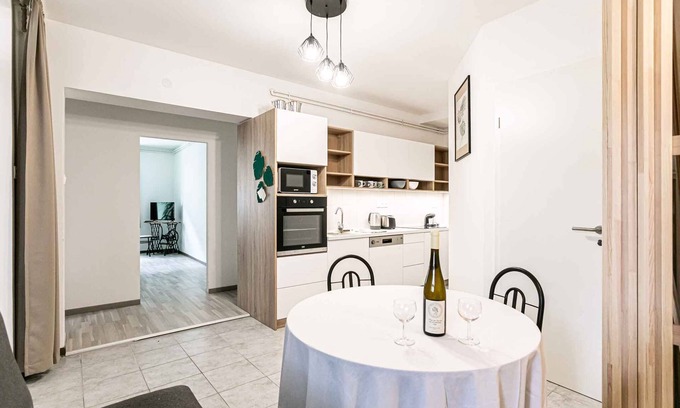Heviz Appartement | Appartement de vacances au centre-ville, rez-de-chaussée, avec une petite terrasse avant