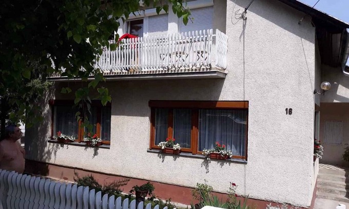 Siofok Appartement | Appartement de vacances dans un cadre verdoyant