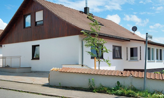 Illmensee Appartement | Holiday Apartment "Jules" with Private Terrace and Wi-Fi