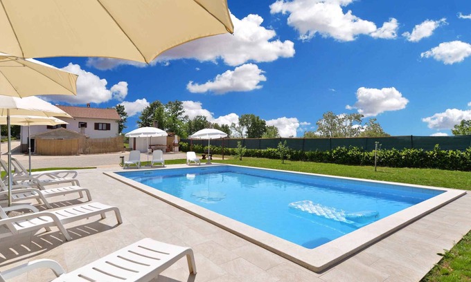 Modrusani Appartement | Appartement de vacances avec piscine
