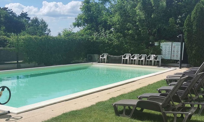 Siofok-Szabadifurdo Appartement | Appartement de vacances au rez-de-chaussée avec piscine et terrasse