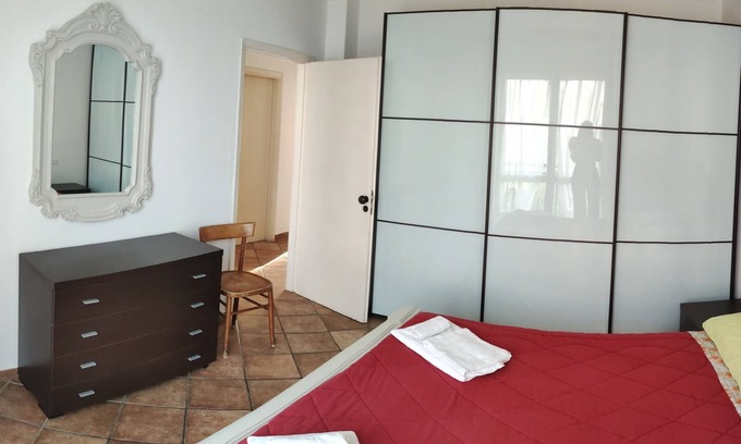 Ispra Appartement | Appartement de vacances "Residenza Gaia" au bord du lac avec jardin