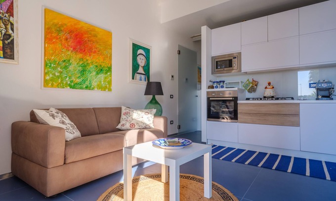 San Cataldo Appartement | Appartement de vacances SoleLuna avec vue sur la mer, terrasse et Wi-Fi.