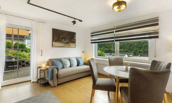 Saalhausen Appartement | Holiday Apartment 'Schwalbennest' with Mountain View, Private Terrace and Wi-Fi