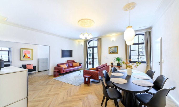 Auerbach Appartement | Appartement de vacances "Schlossplatz Vogtland" avec terrasse privée, sauna privé et Wi-Fi