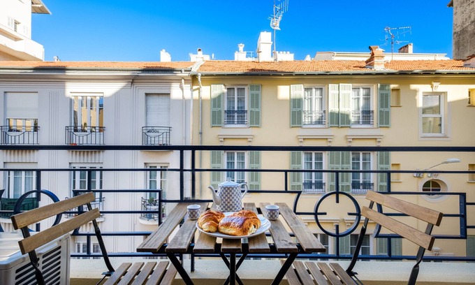 Gambetta Appartement | Appartement de vacances "Avec vue sur la mer" près de la plage avec balcon et Wi-Fi